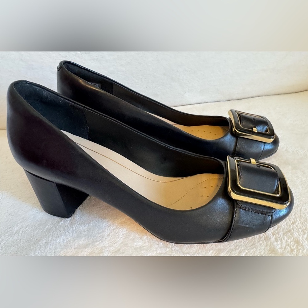 NEW Clarks Calla Black Block Heel Pumps with Gold Buckle Detail Size 8.5